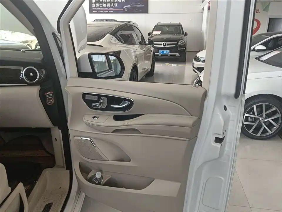Mercedes-Benz V-class Mercedes-Benz V-class