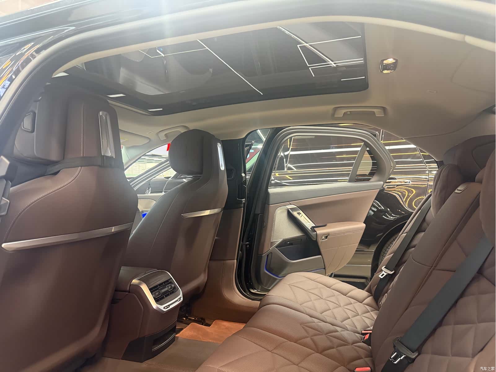 BMW i7, 2024 8