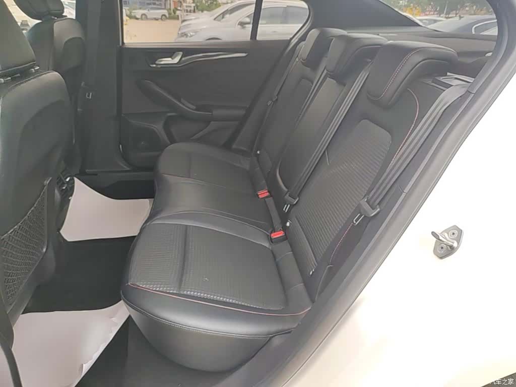 Ford Focus, 2021 17