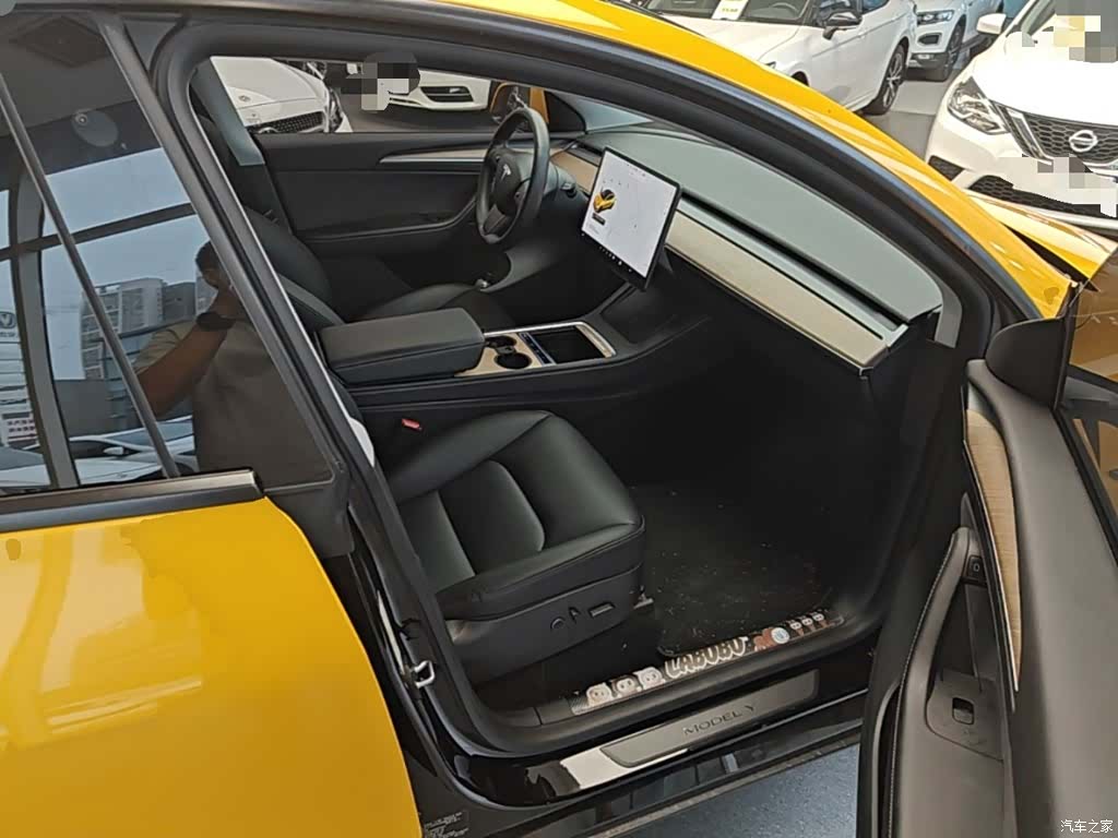 Tesla Model Y, 2021 25