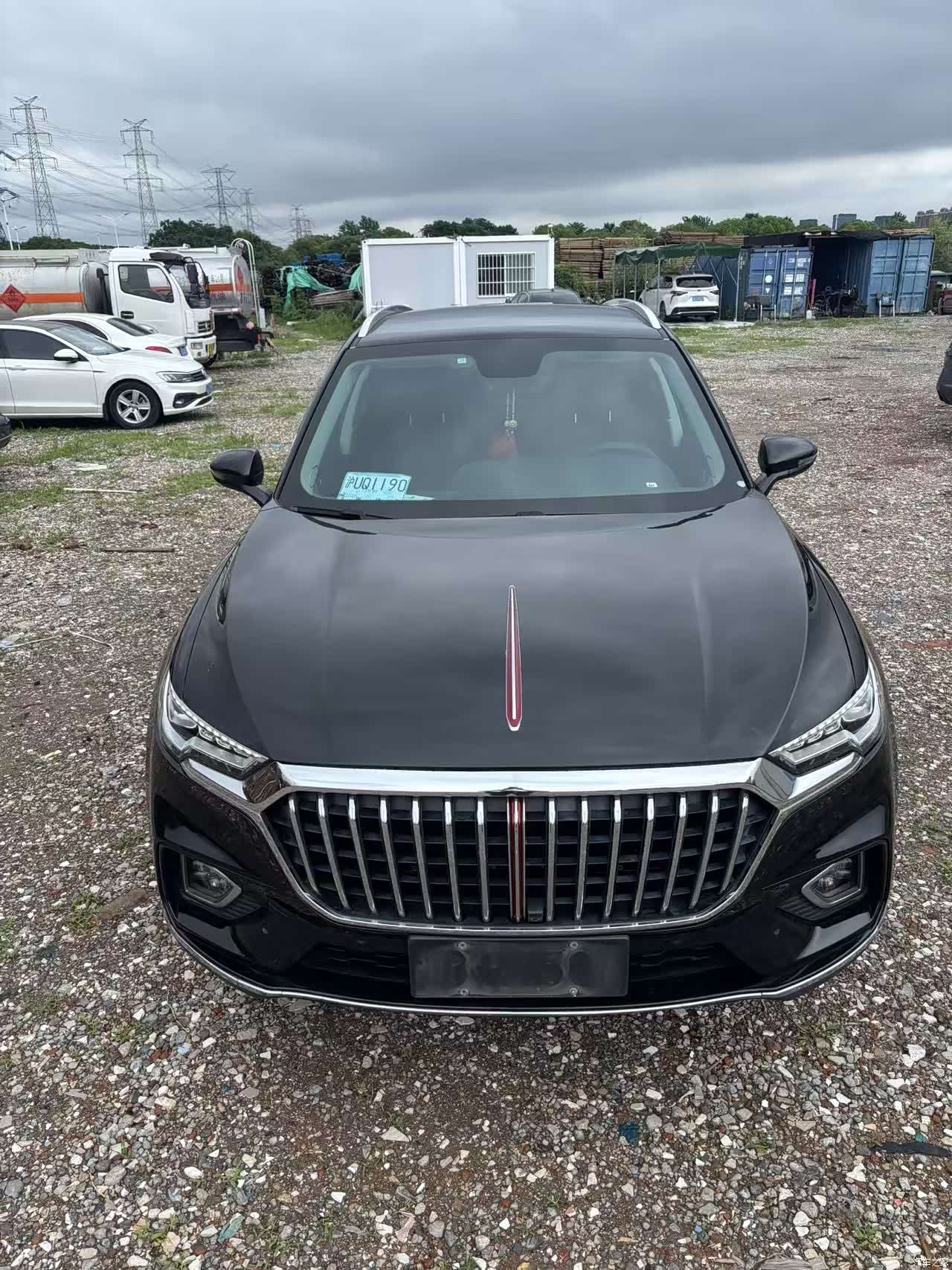 Hongqi HS5
