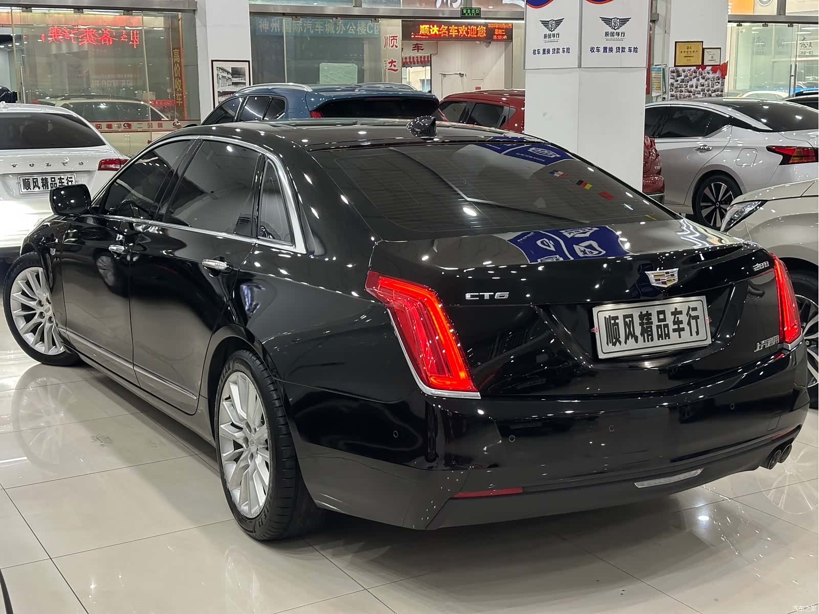 Cadillac CT6, 2016 4