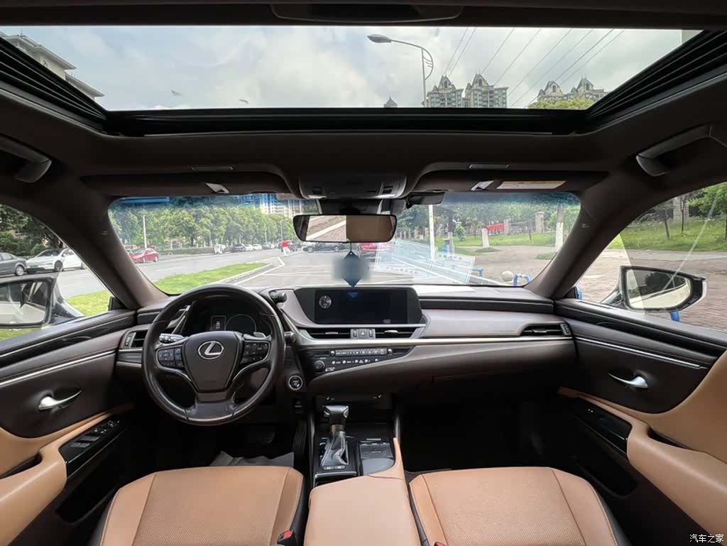 Lexus ES, 2019 17