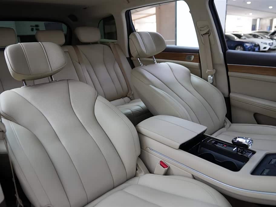 AITO Ask the world M7