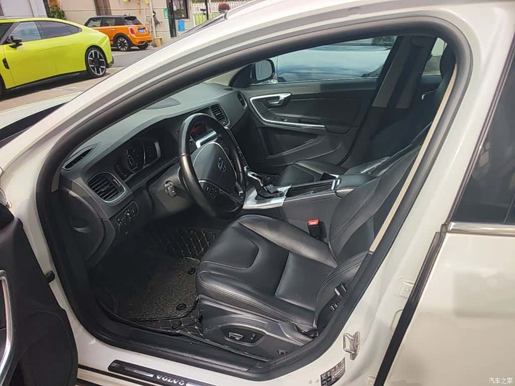 Volvo S60, 2017 15