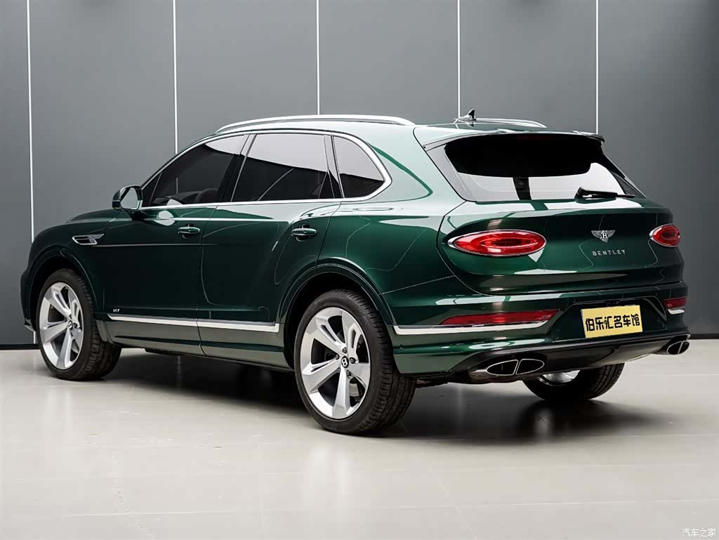 Bentley Bentayga, 2022 20