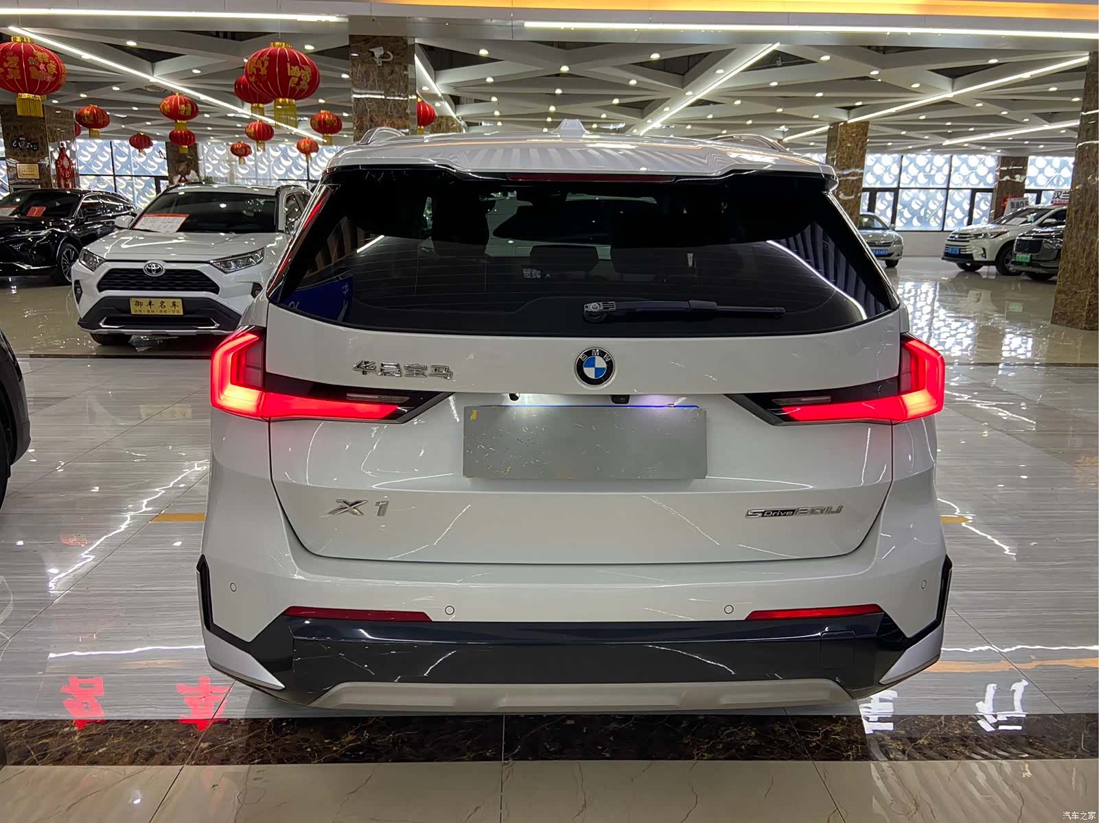 BMW X1, 2023 все фото