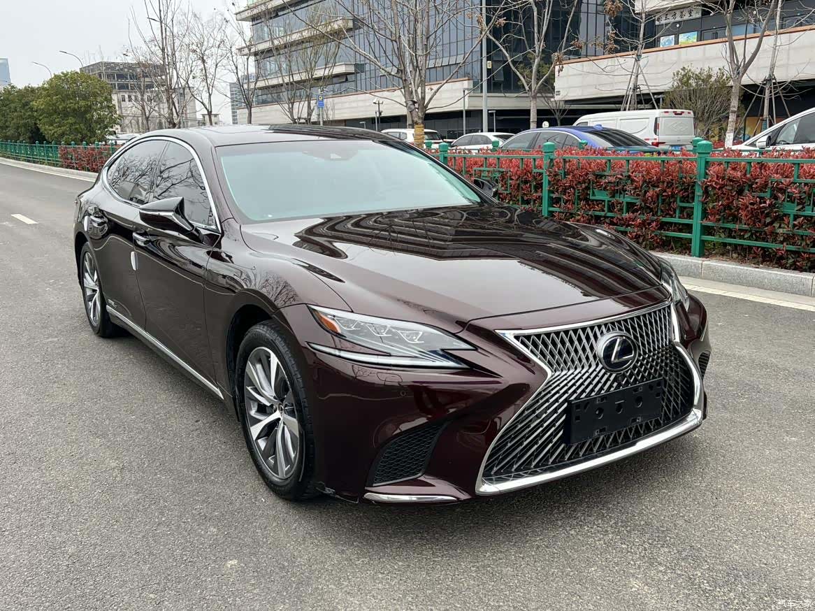 Lexus LS, 2020 3