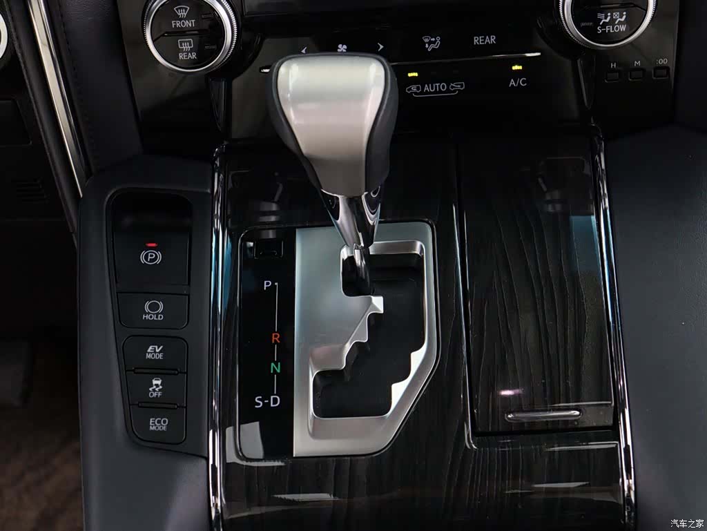 Lexus LM, 2022 23