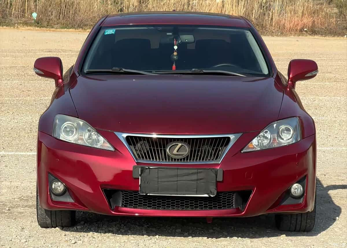Lexus IS, 2011 1