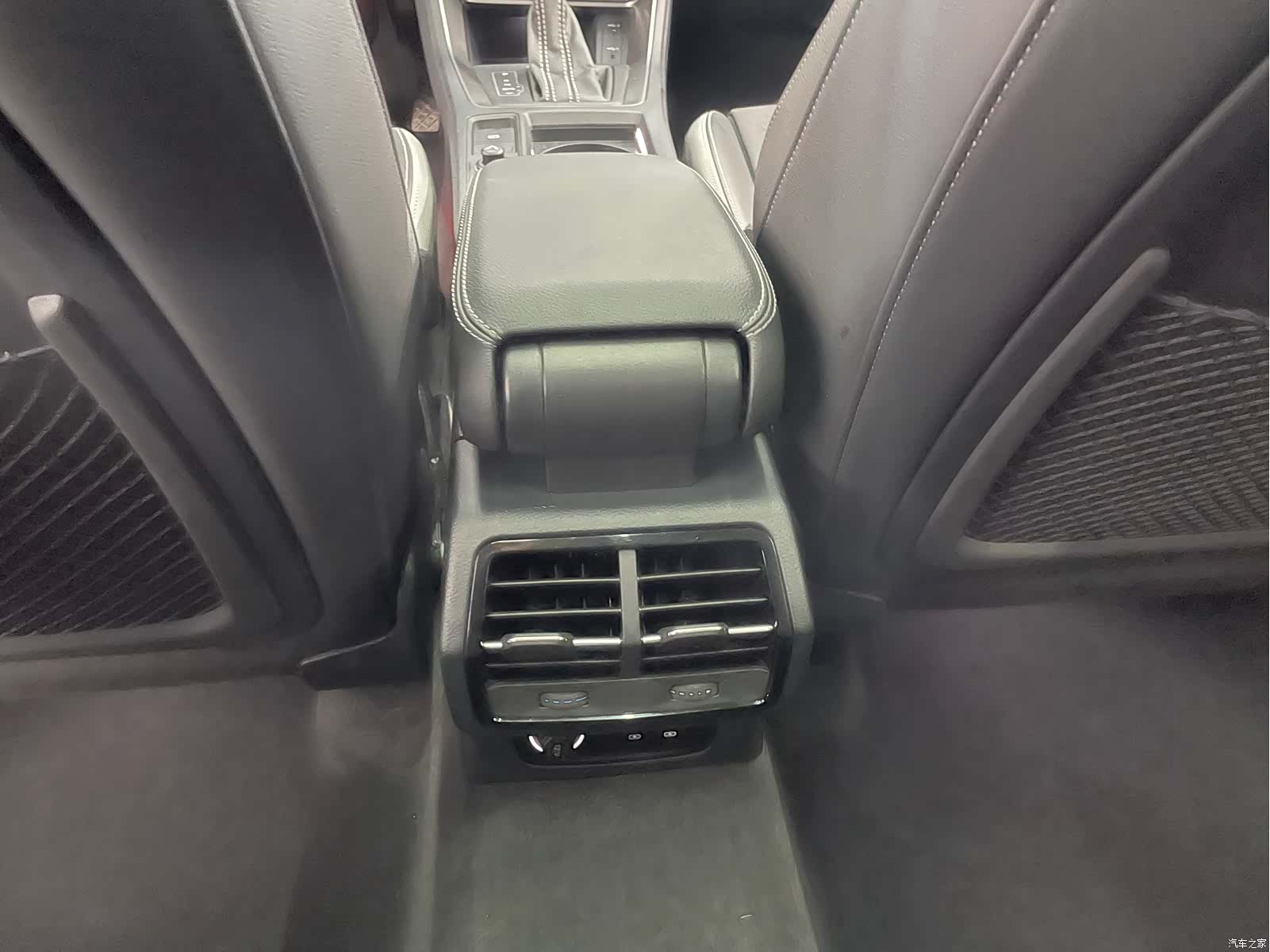 Audi Q3, 2022 14