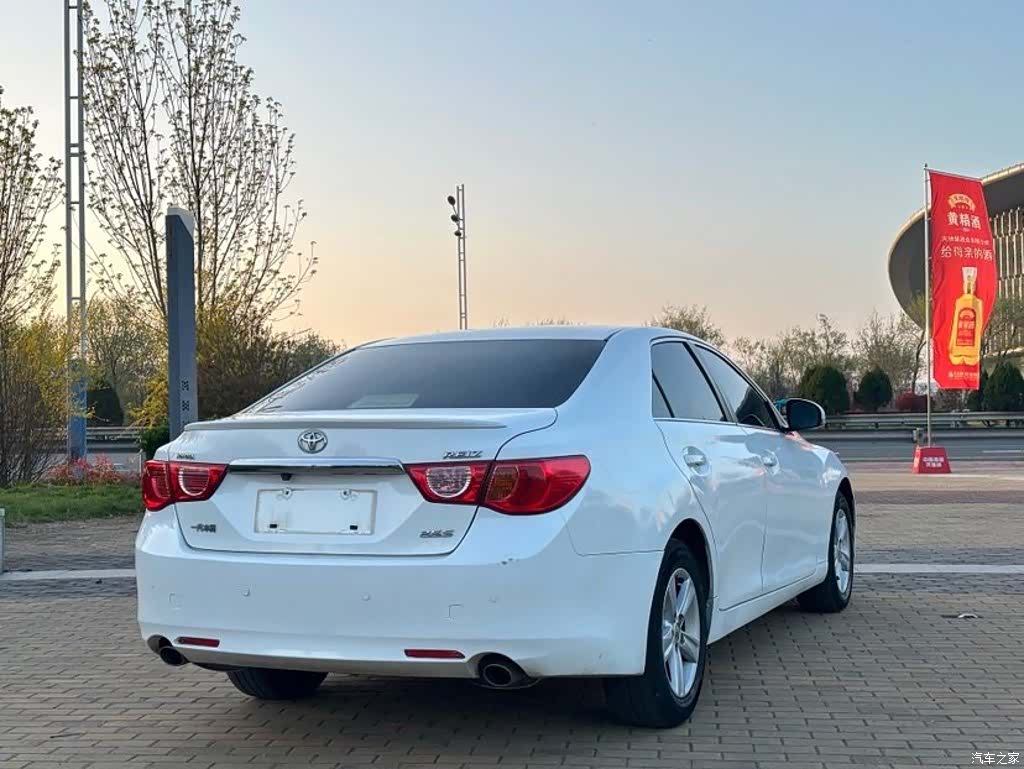 Toyota 2.5V, 2012 4
