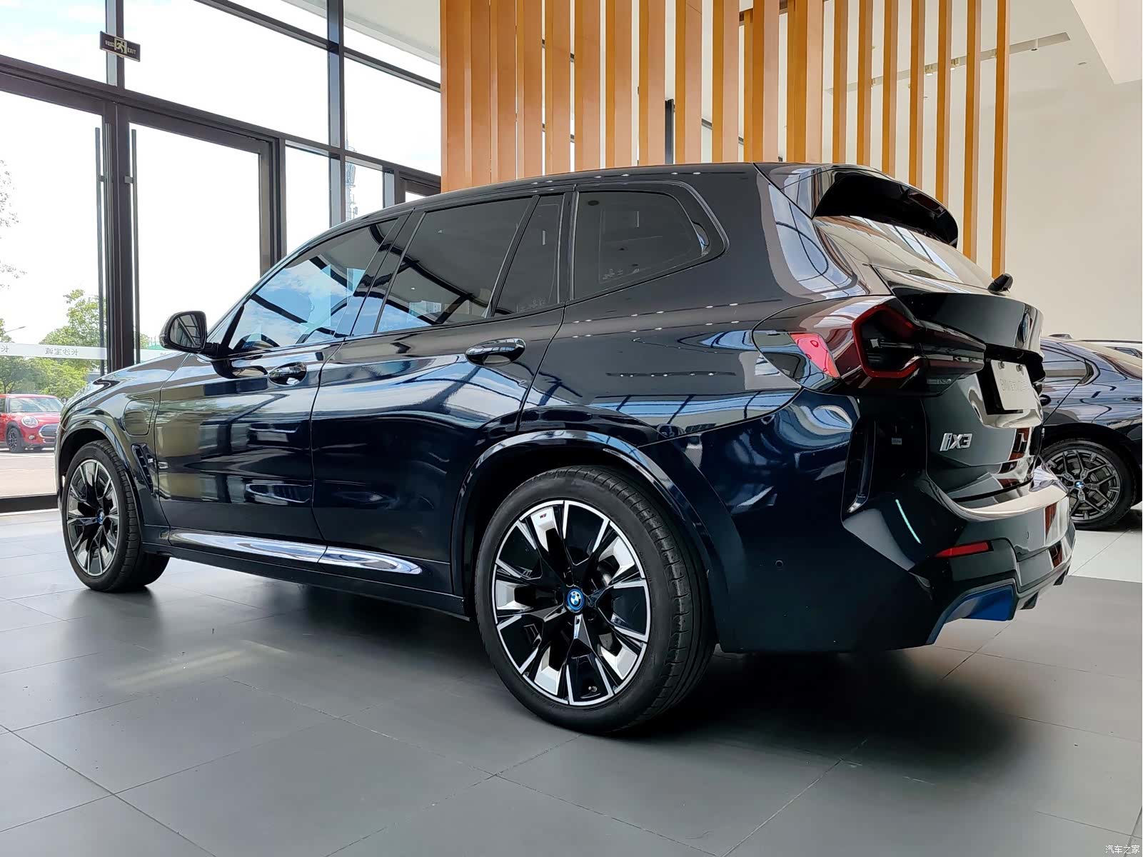 BMW iX3, 2021 4