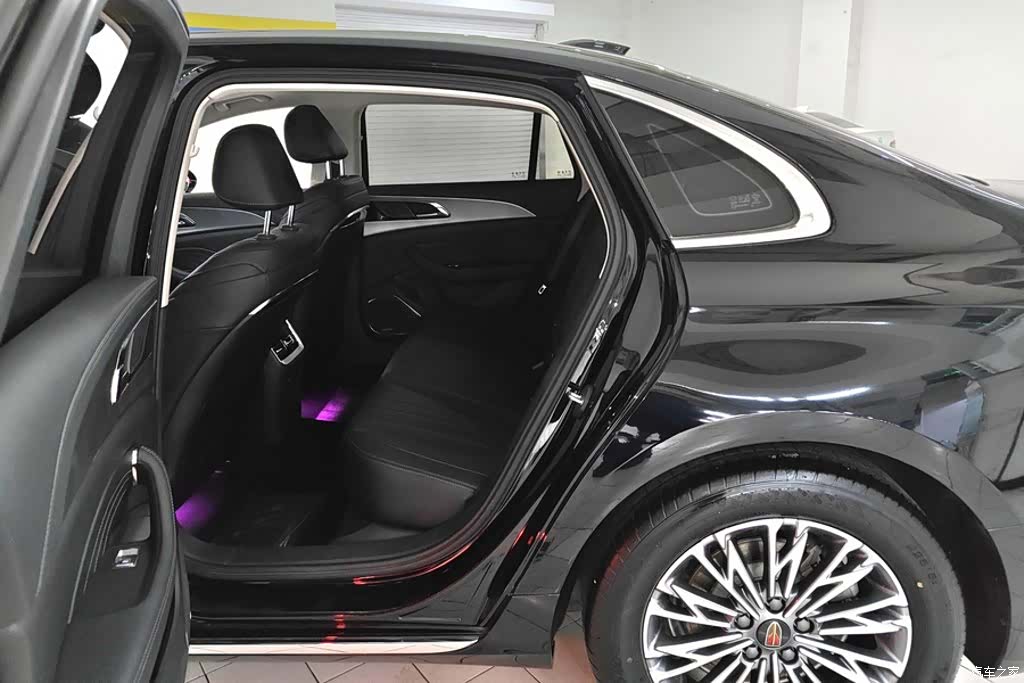 Hongqi H5, 2024 11