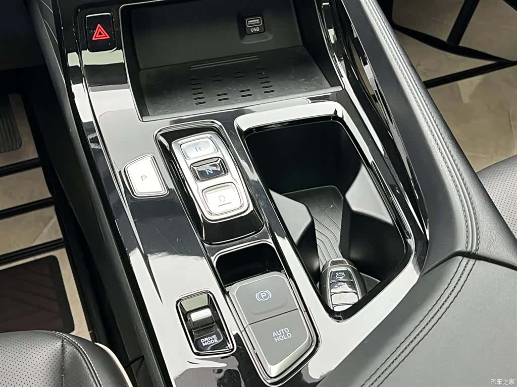 Hyundai Custo, 2022 24