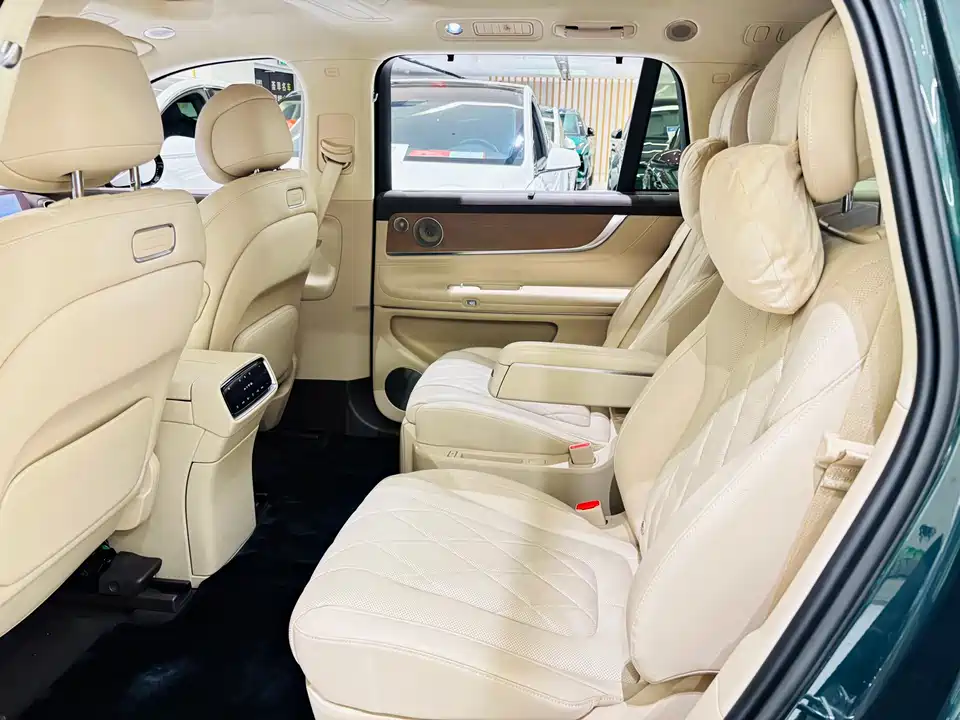 AITO Ask the world M9