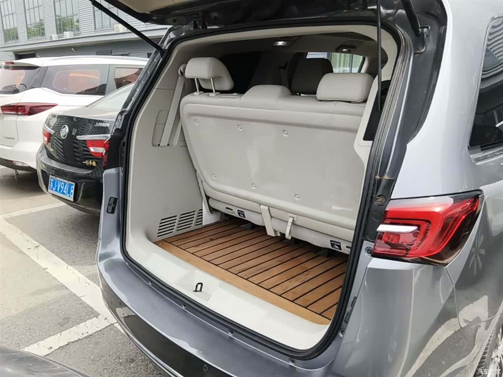 Buick GL8, 2020 19