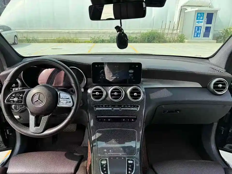 Mercedes-Benz GLC Mercedes-Benz GLC
