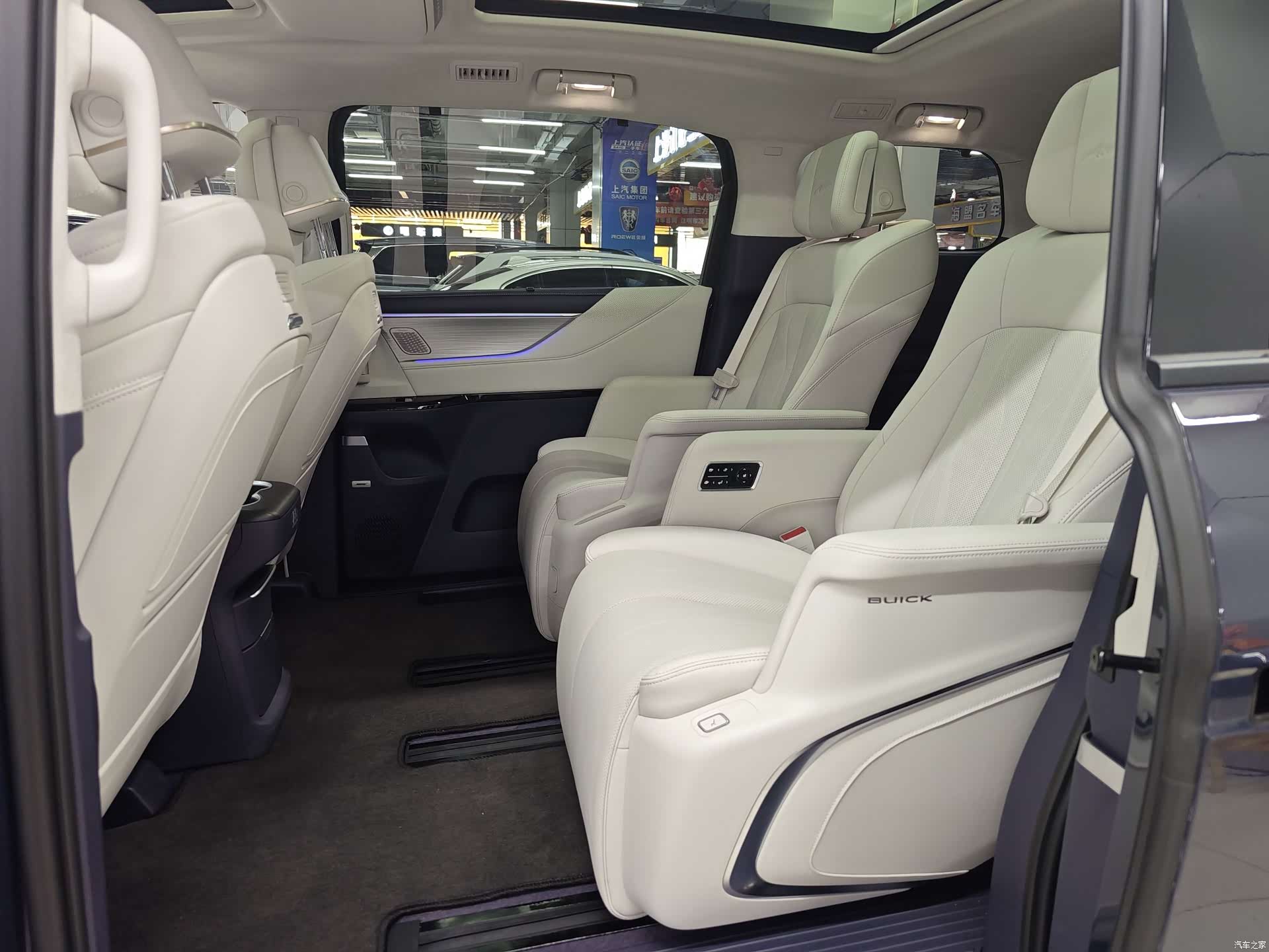 Buick GL8, 2025 6
