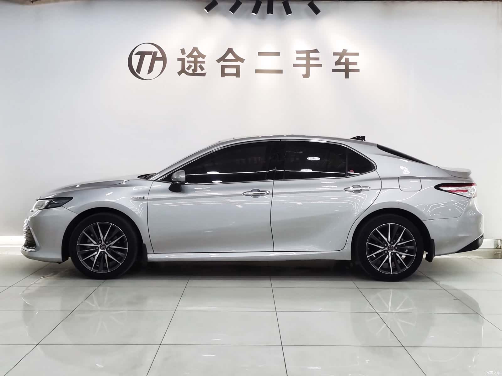 Toyota Camry, 2022 3