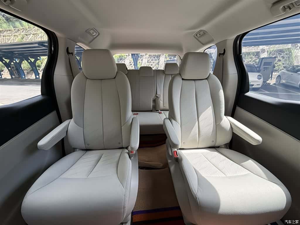 Buick GL8, 2023 все фото