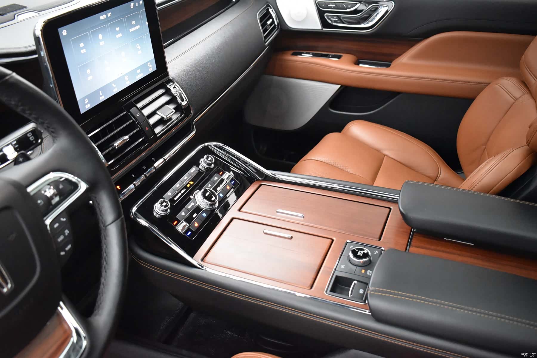 Lincoln Navigator, 2020 11
