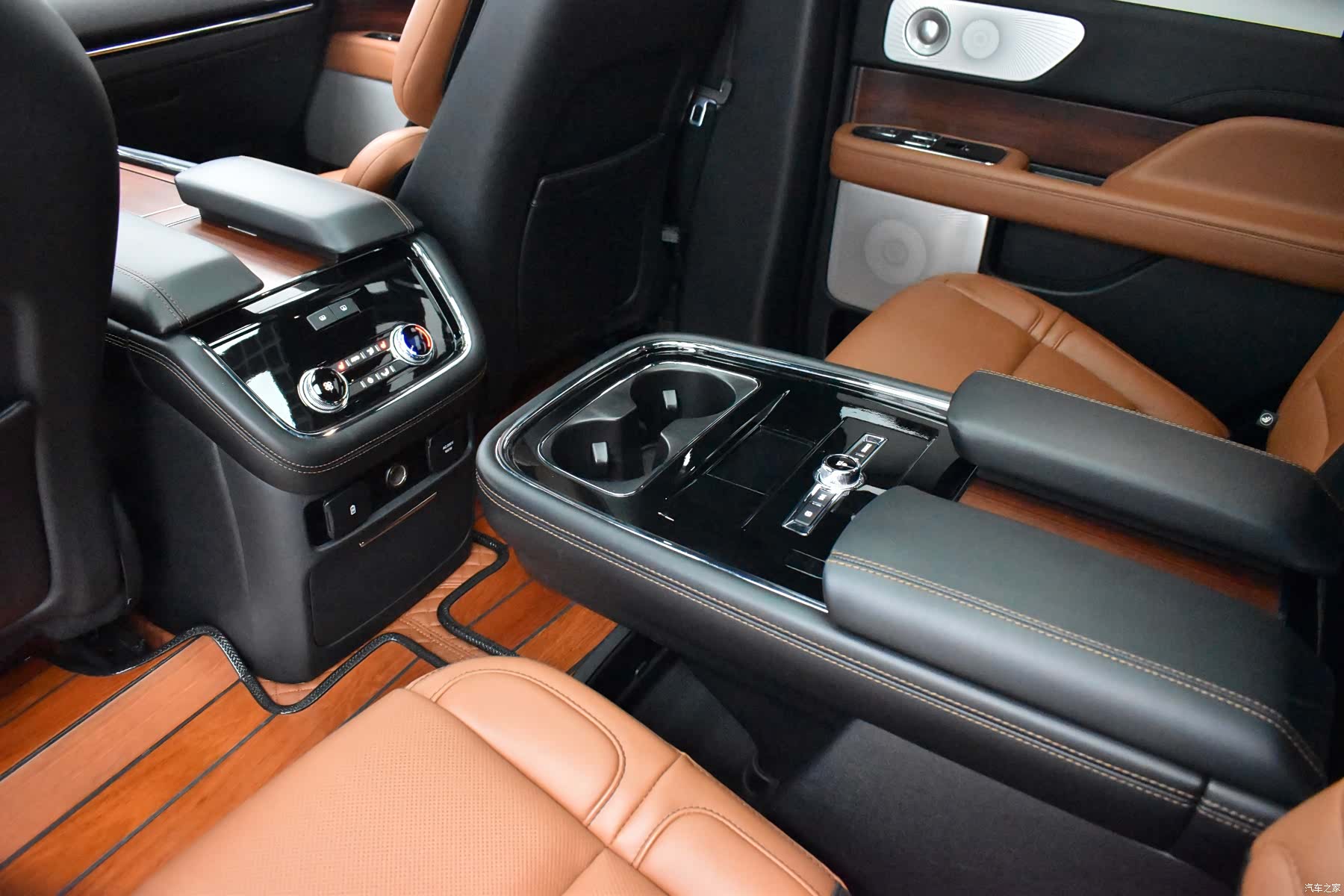 Lincoln Navigator, 2020 16