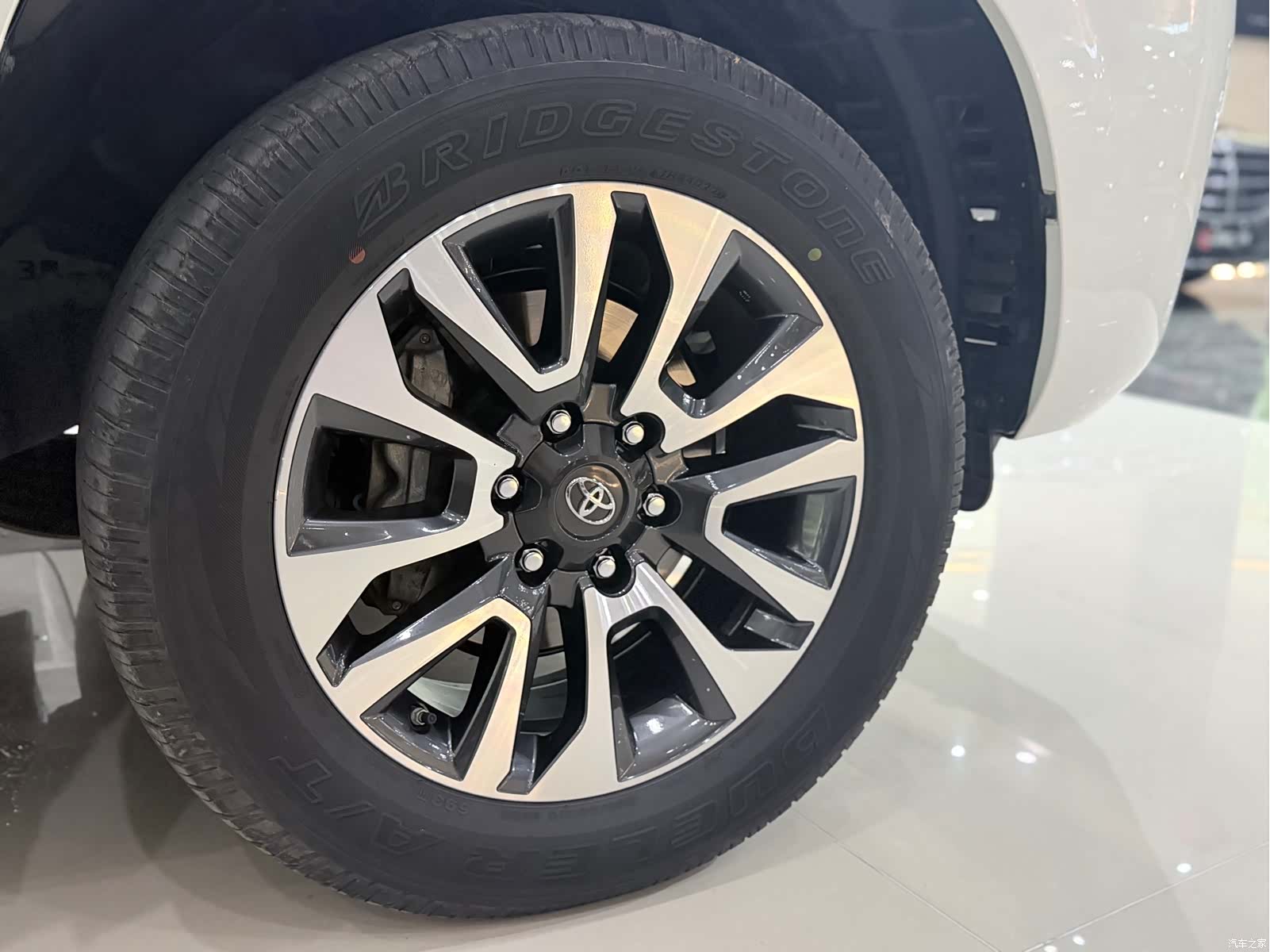 Toyota Prado, 2024 19