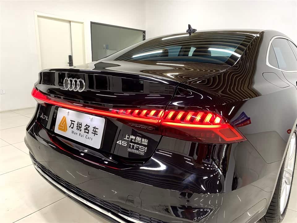 Audi A7L