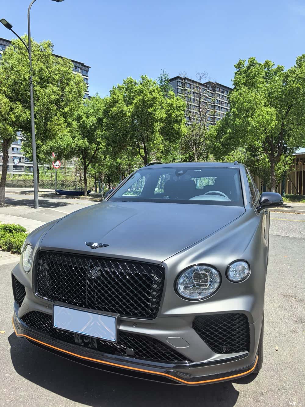 Bentley Bentayga, 2025 все фото