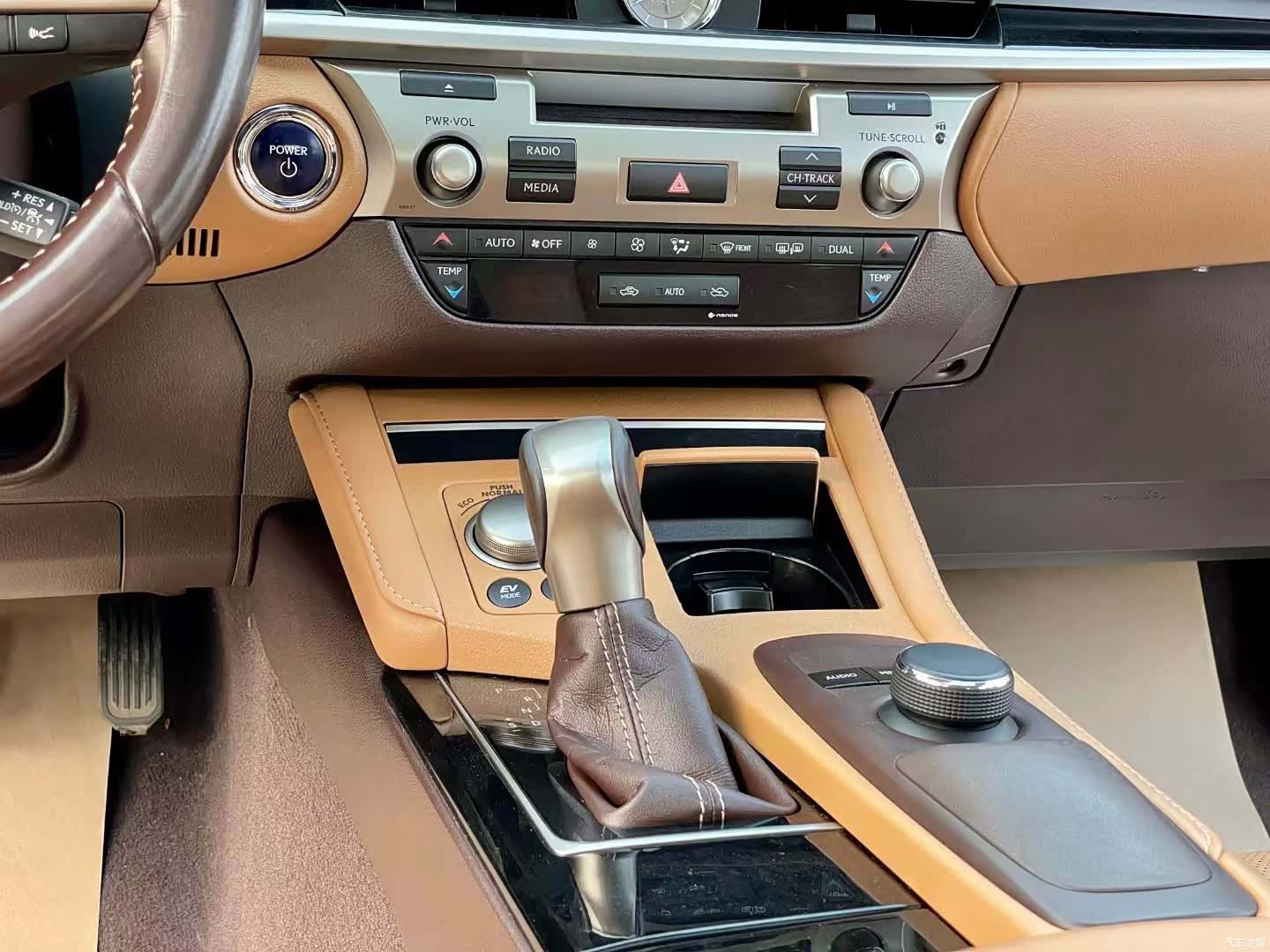 Lexus ES, 2017 9