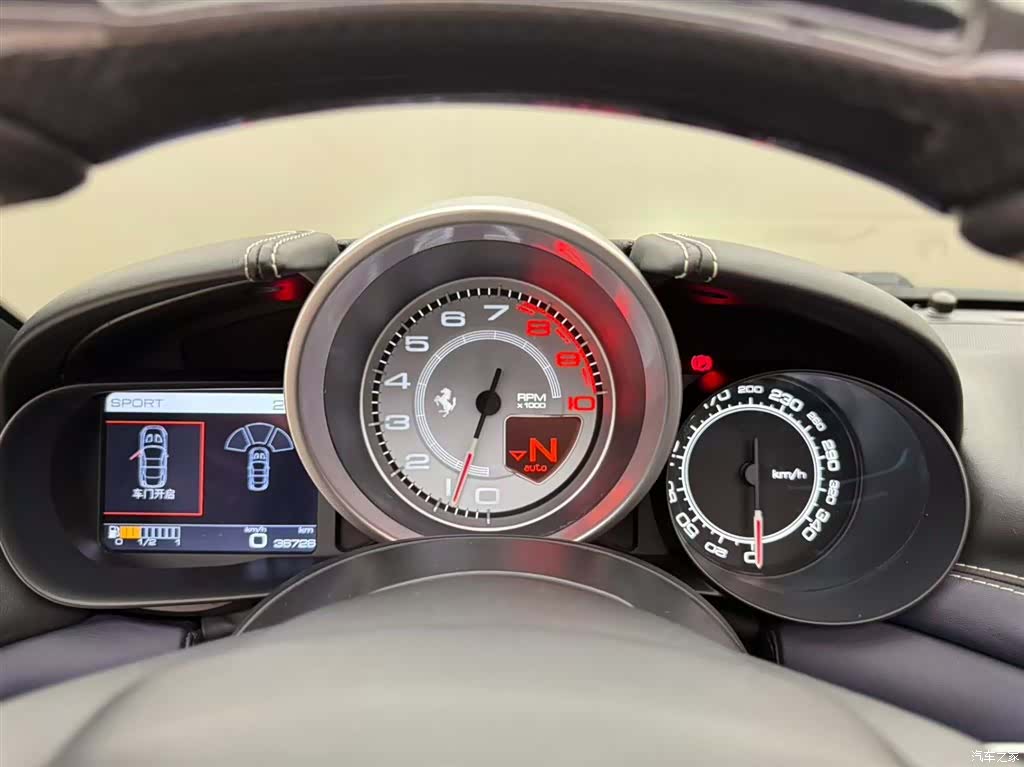 Ferrari California, 2016 6