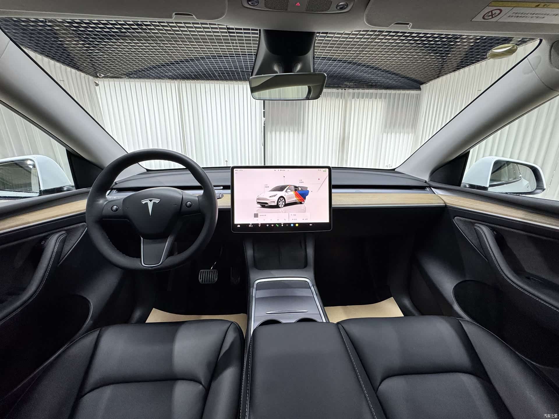 Tesla Model Y, 2022 4