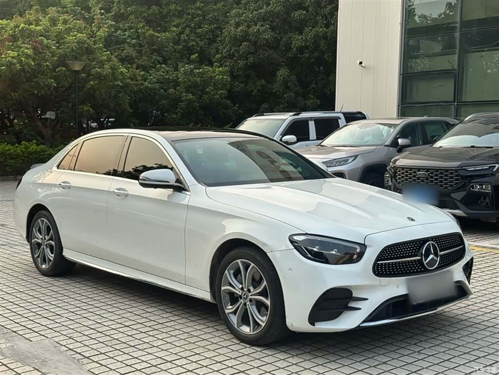 Mercedes-Benz E-Class, 2022 24