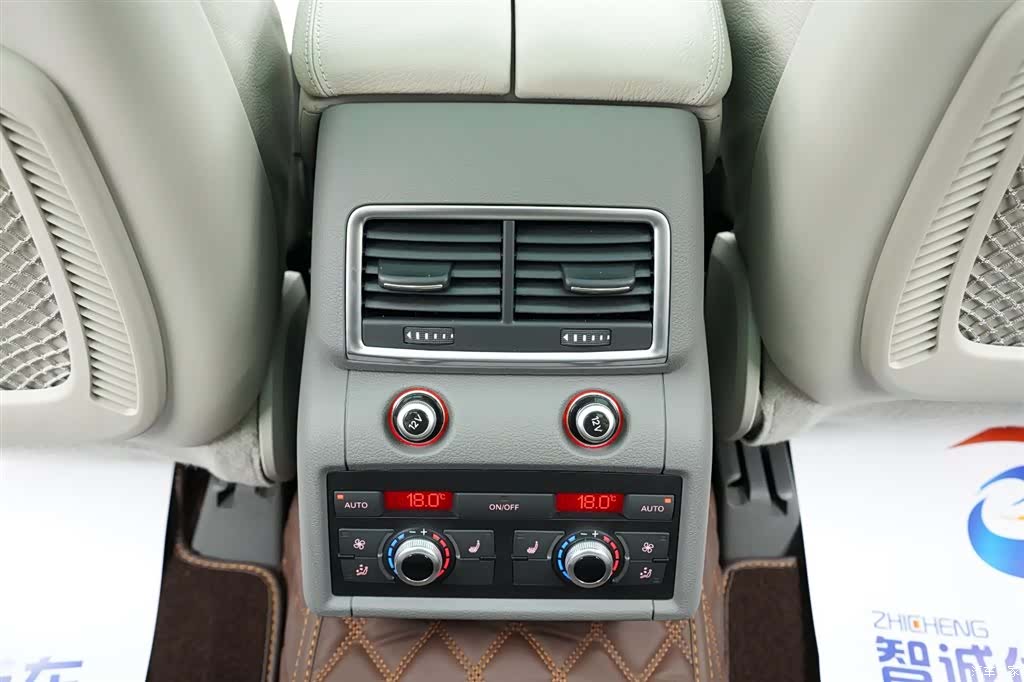 Audi Q7, 2010 21