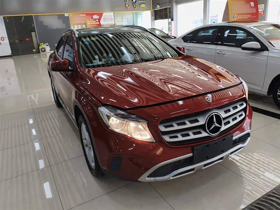 Mercedes-Benz GLA