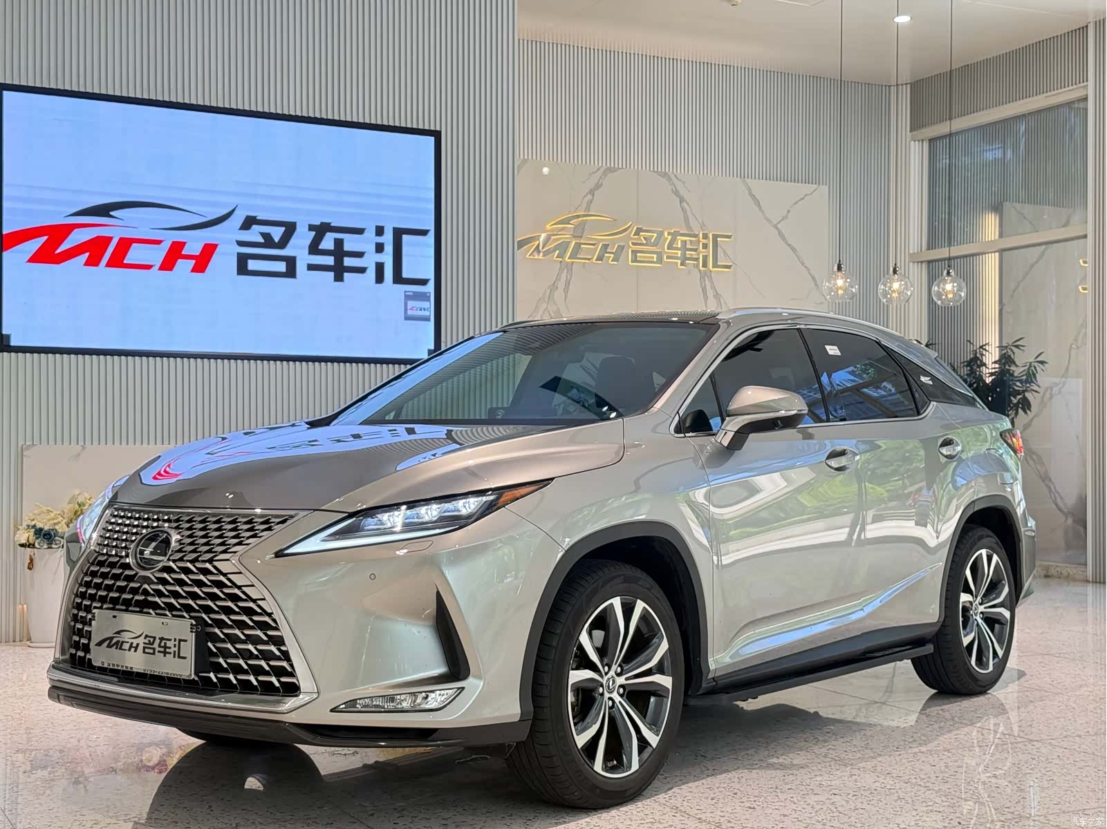 Lexus RX, 2022 1
