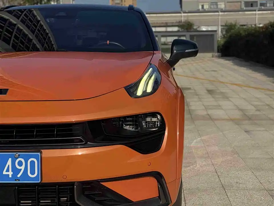 Lynk & Co 02 Hatchback