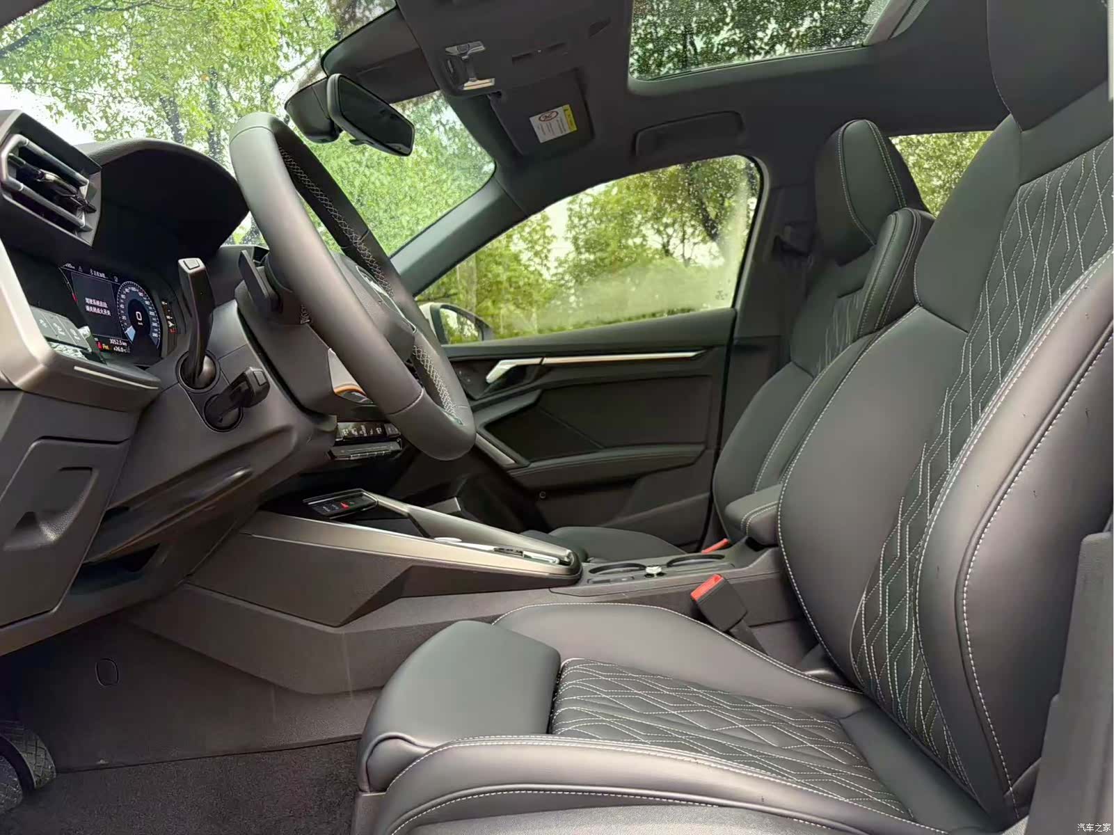Audi Flying Spur, 2025 10