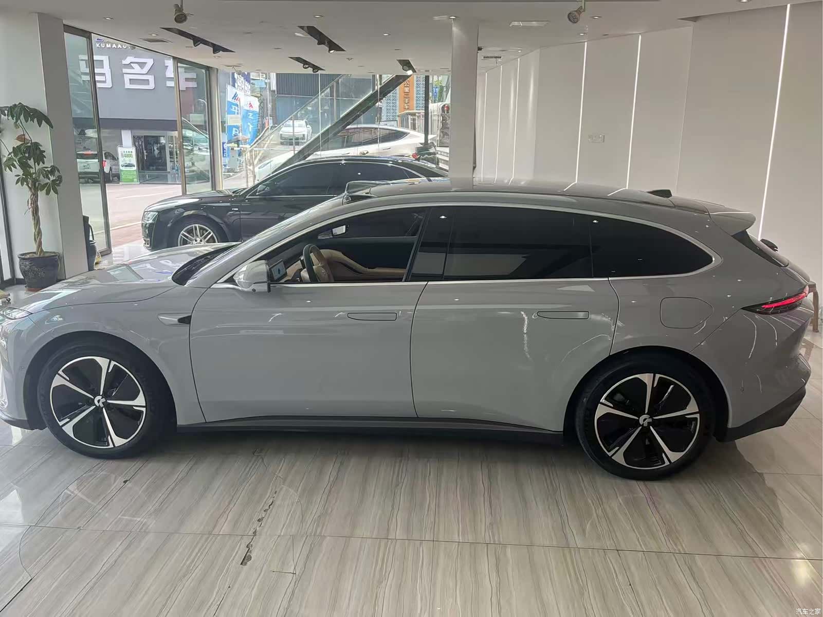 NIO ET5, 2025 4