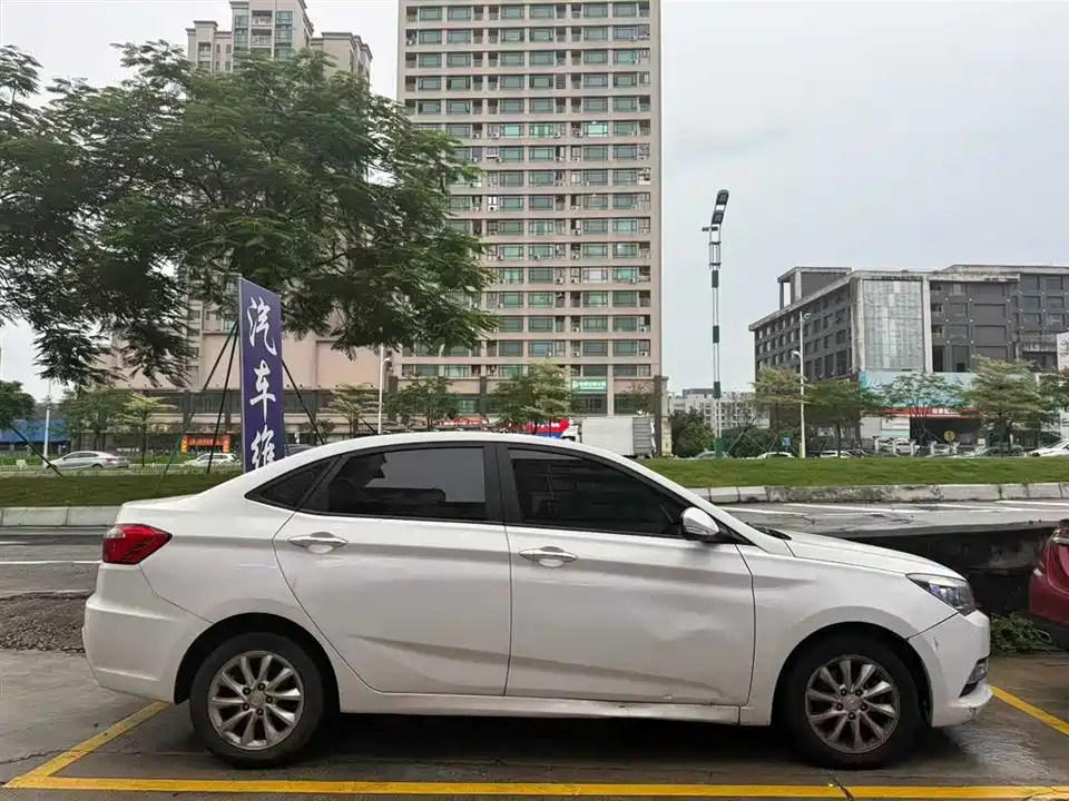 Changan Yuexiang V7