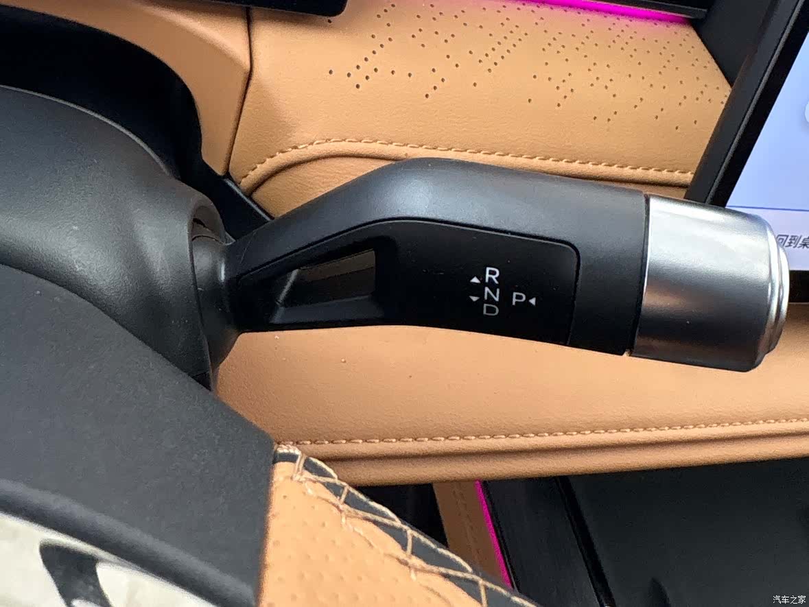 Geely 8, 2025 14