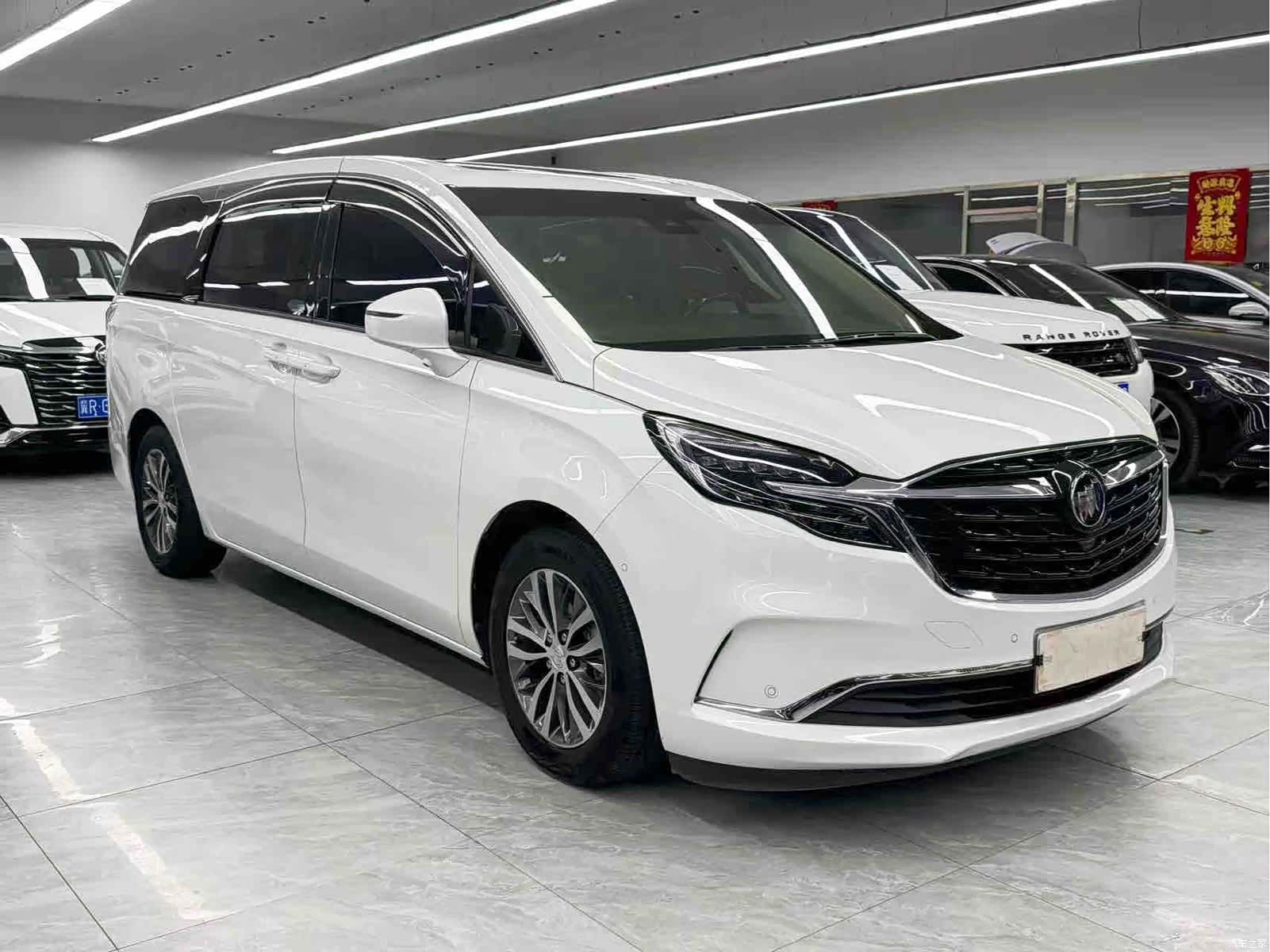 Buick GL8, 2022 3