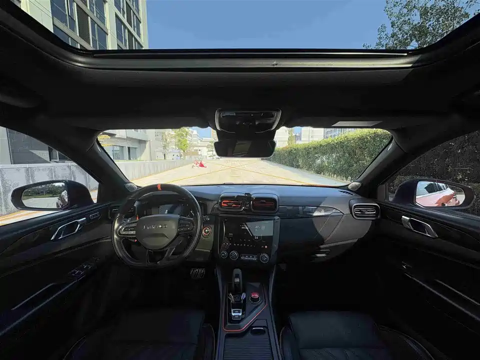 Lynk & Co 02 Hatchback