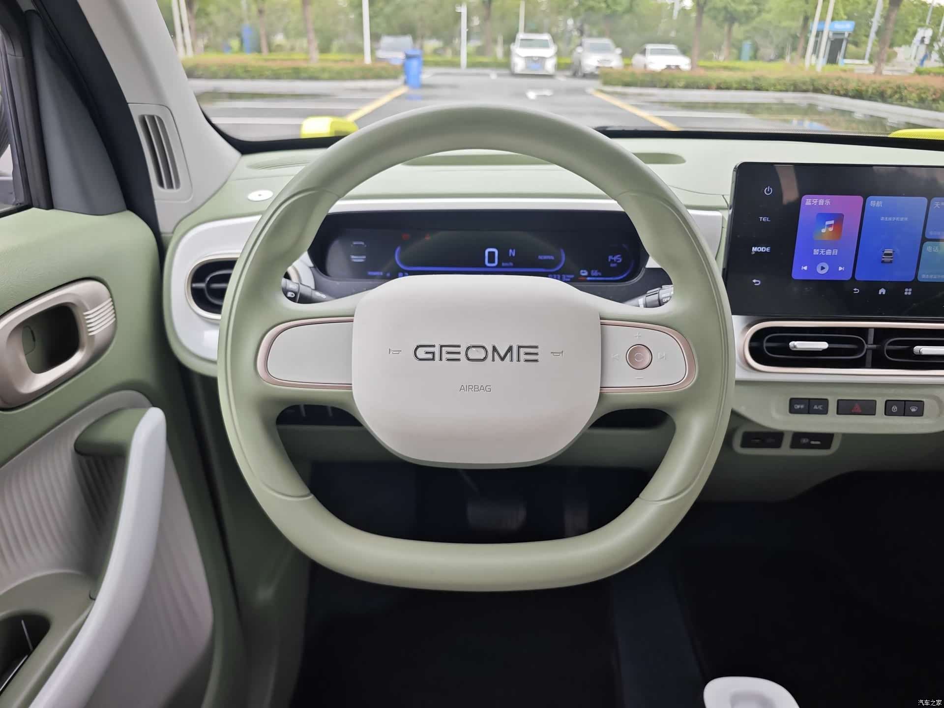 Geely Panda, 2025 10