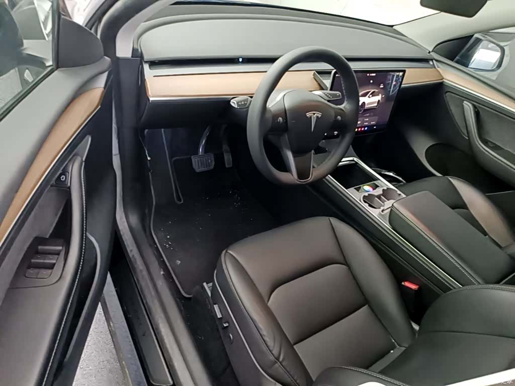 Tesla Model Y, 2022 16
