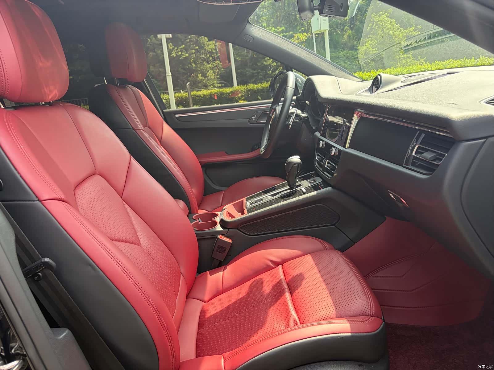 Porsche Macan, 2025 все фото