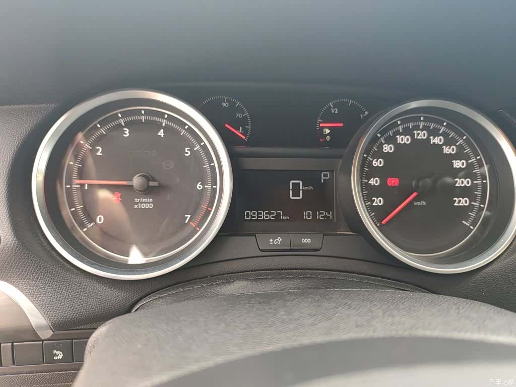 Peugeot 408, 2016 8