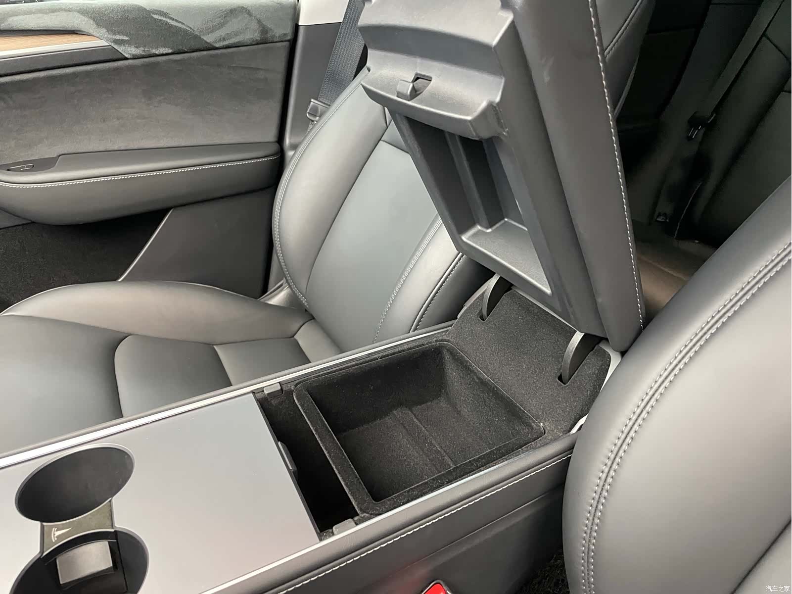 Tesla Model Y, 2021 16