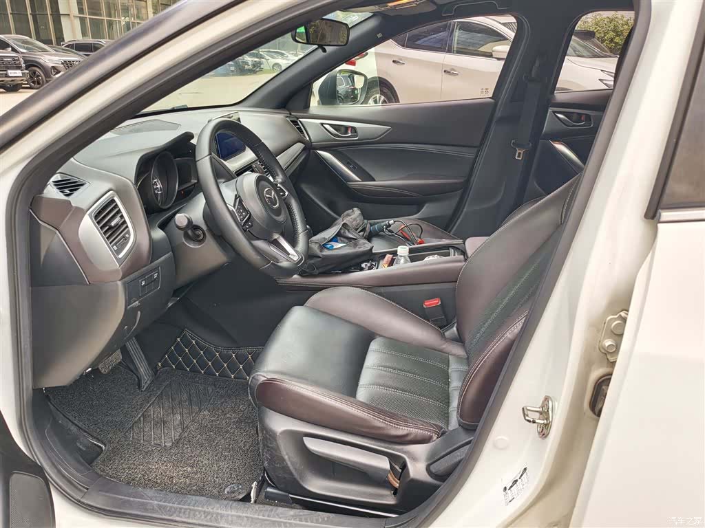Mazda CX-4, 2019 3